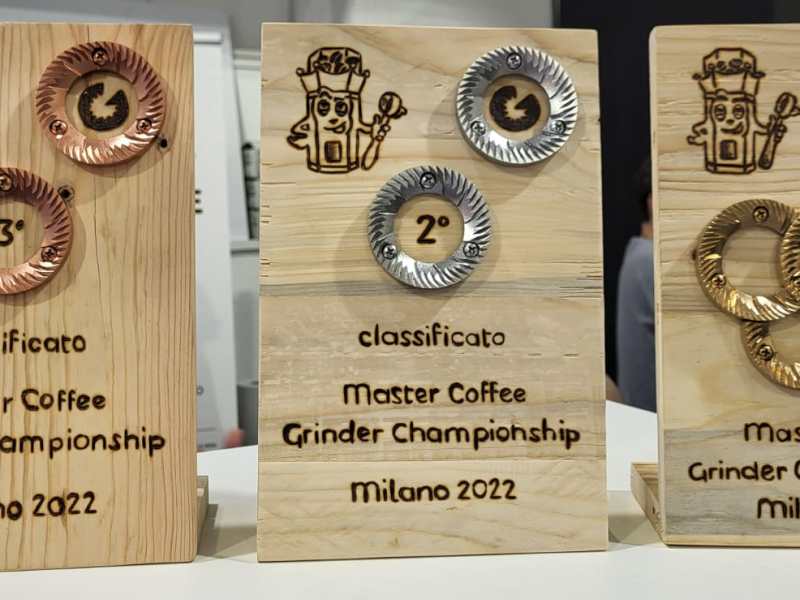 Luca Bernardoni, Brand ambassador e responsabile qualità della torrefazione Hardy di Assago (Mi) è il vincitore della prima edizione del MASTER COFFEE GRINDER CHAMPIONSHIP 2022